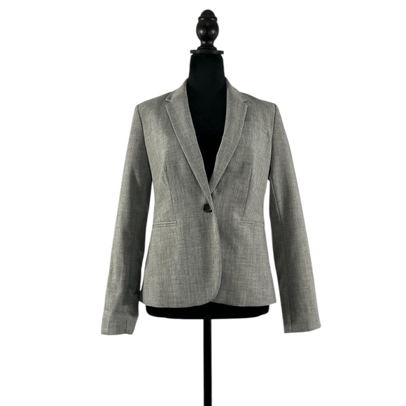 Banana Republic Jackets & Blazers - Banana Republic Elegant Light Gray Fitted Blazer, size 4P